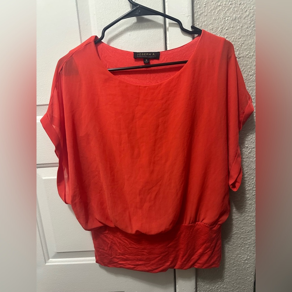 Coral top size small
